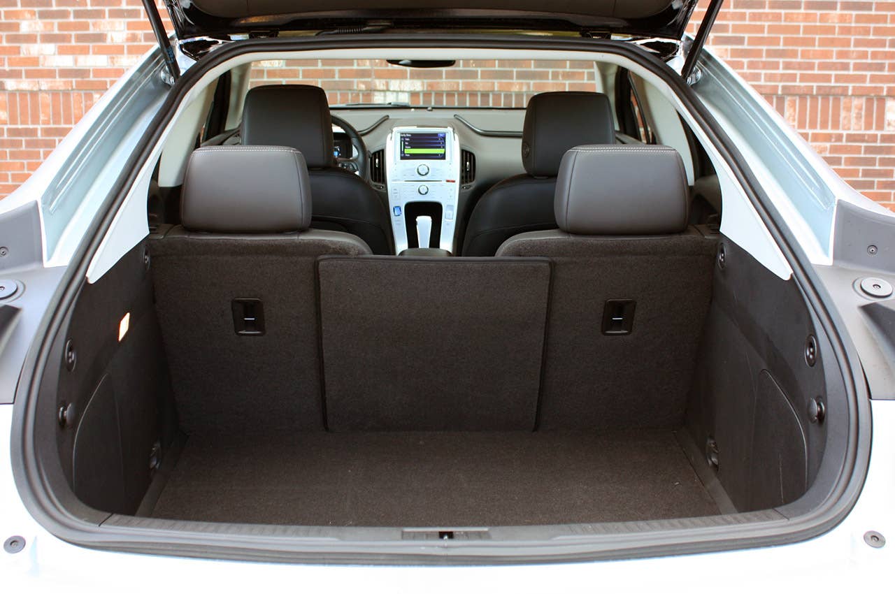 2011 Chevrolet Volt trunk