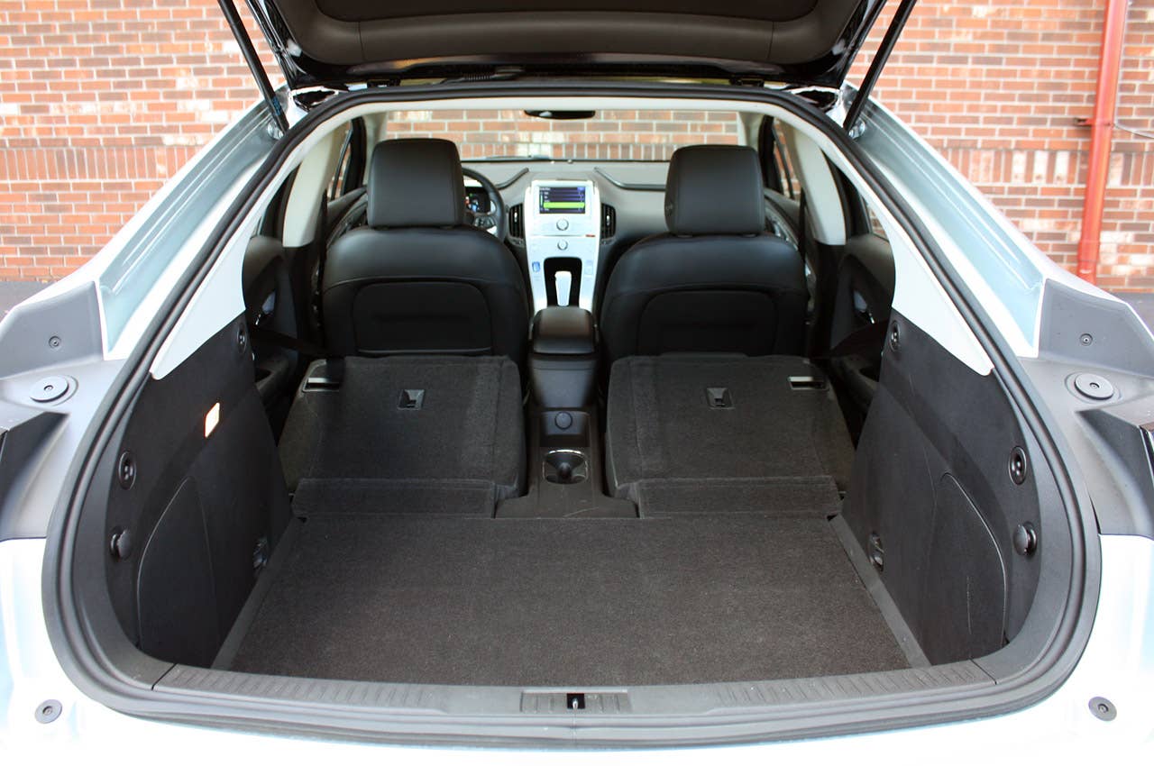 2011 Chevrolet Volt trunk