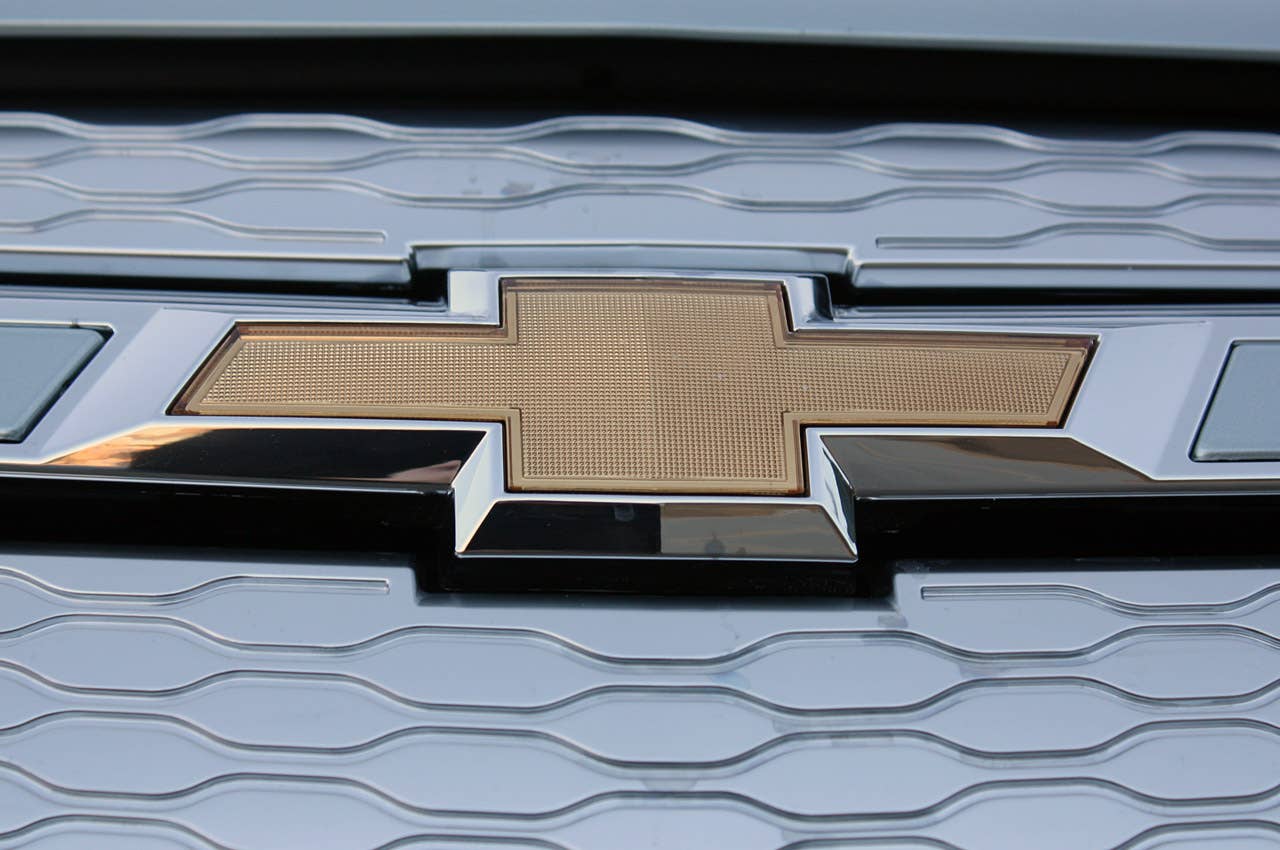 2011 Chevrolet Volt badge