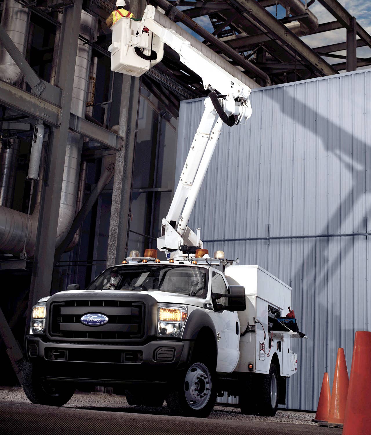 2011 Ford F-450 Super Duty: The 2011 Ford F-Series F-450 Super Duty chassis cab with the new 6.7-liter Power Stroke(R) V-8 turbocharged diesel engine. (2/25/2010)