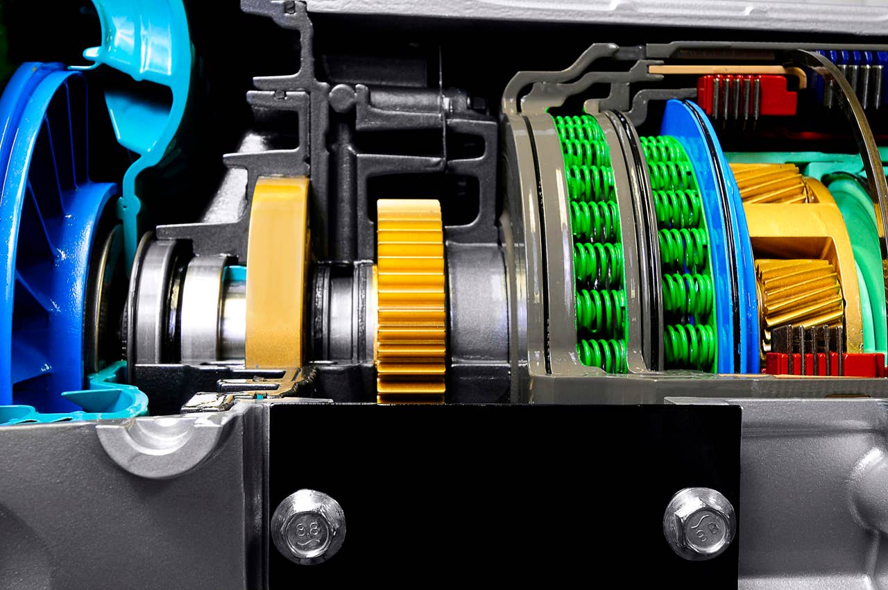 The all-new torque converter helps improve fuel economy and directly links the segment-first Live Drive PTO to the crankshaft. (12/08/09)