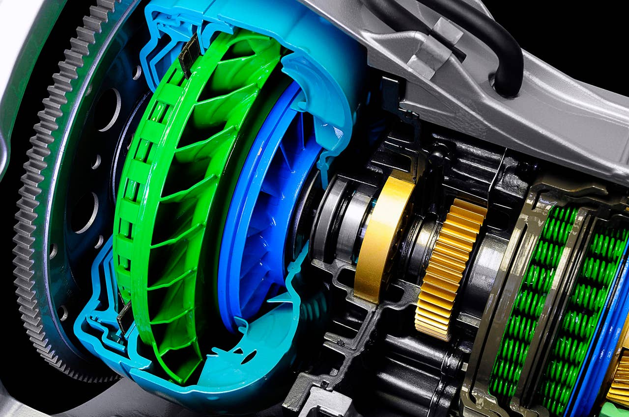 The all-new torque converter helps improve fuel economy and directly links the segment-first Live Drive PTO to the crankshaft. (12/08/09)