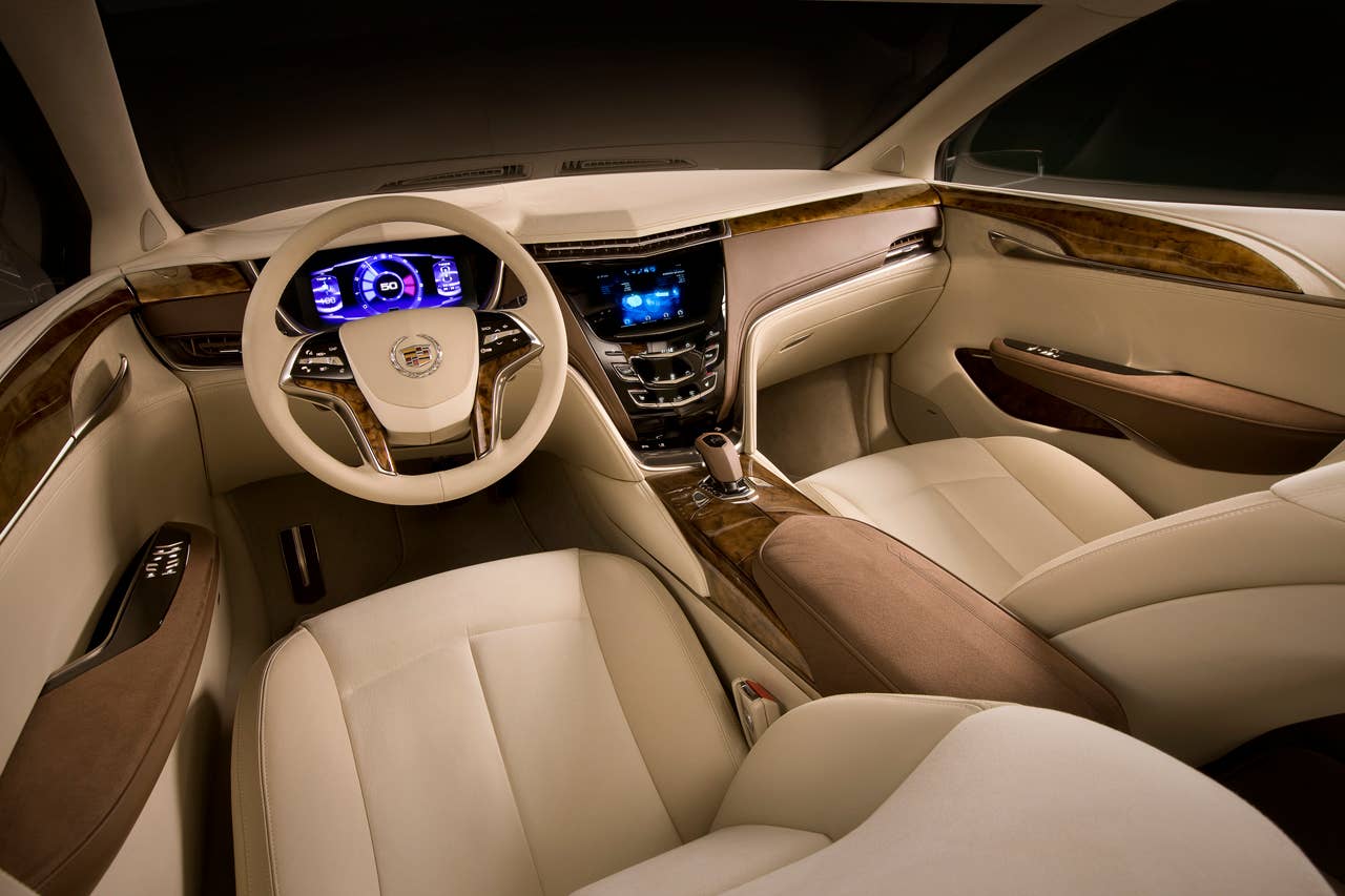 2010 Cadillac XTS Platinum Concept. X10CC_CA002