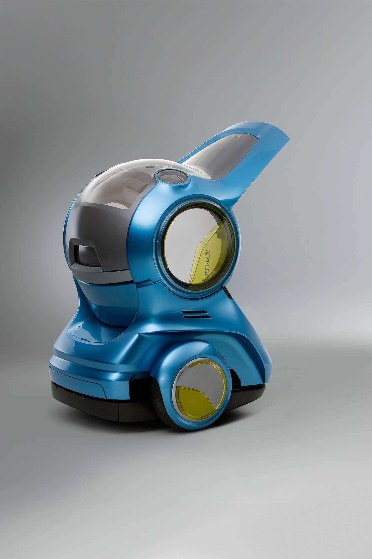 EN-V, which is short for Electric Networked-Vehicle, maintains the core principle of personal mobility - freedom - while helping remove the motor vehicle from the environmental debate and redefining design leadership.EN-V is a two-seat electric vehicle that was designed to alleviate concerns surrounding traffic congestion, parking availability, air quality and affordability for tomorrow's cities. The Xiao (Laugh) model (pictured) was unveiled today in Shanghai alongside Jiao (Pride) and Maio (Magic). They represent three different characteristics which emphasize that future transportation can be fun. X10CO_SV031 (03/24/2010)
