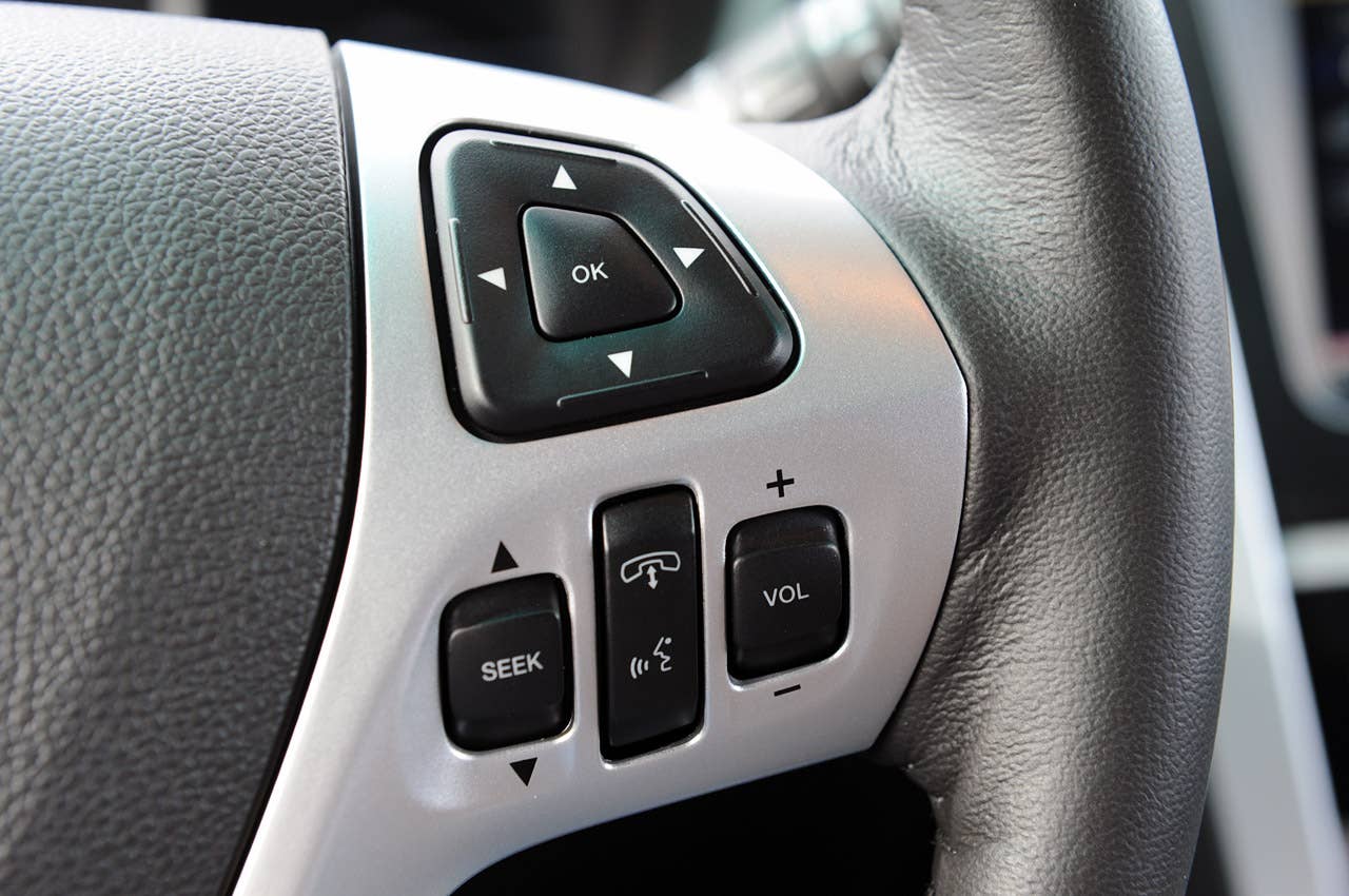 2011 Ford Explorer steering wheel controls