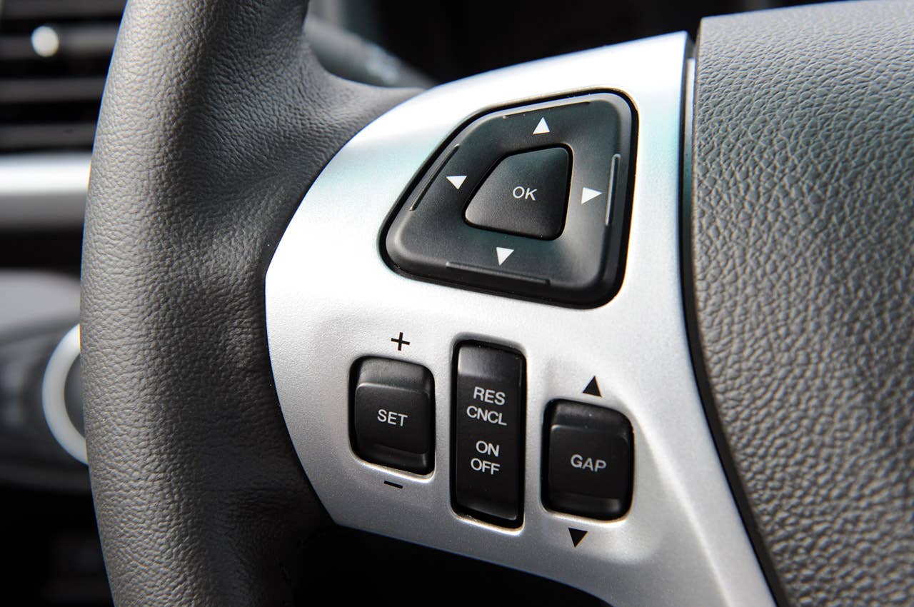 2011 Ford Explorer steering wheel controls