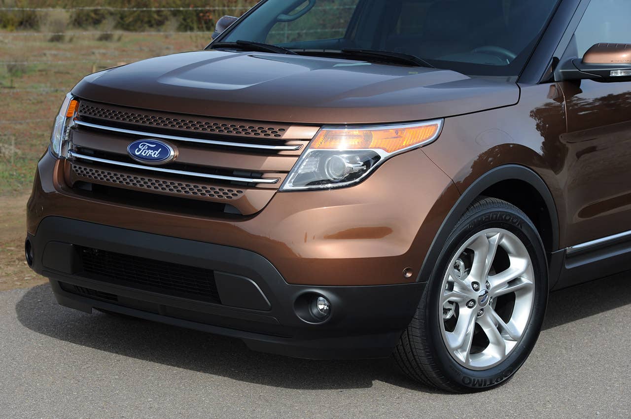 2011 Ford Explorer front detail