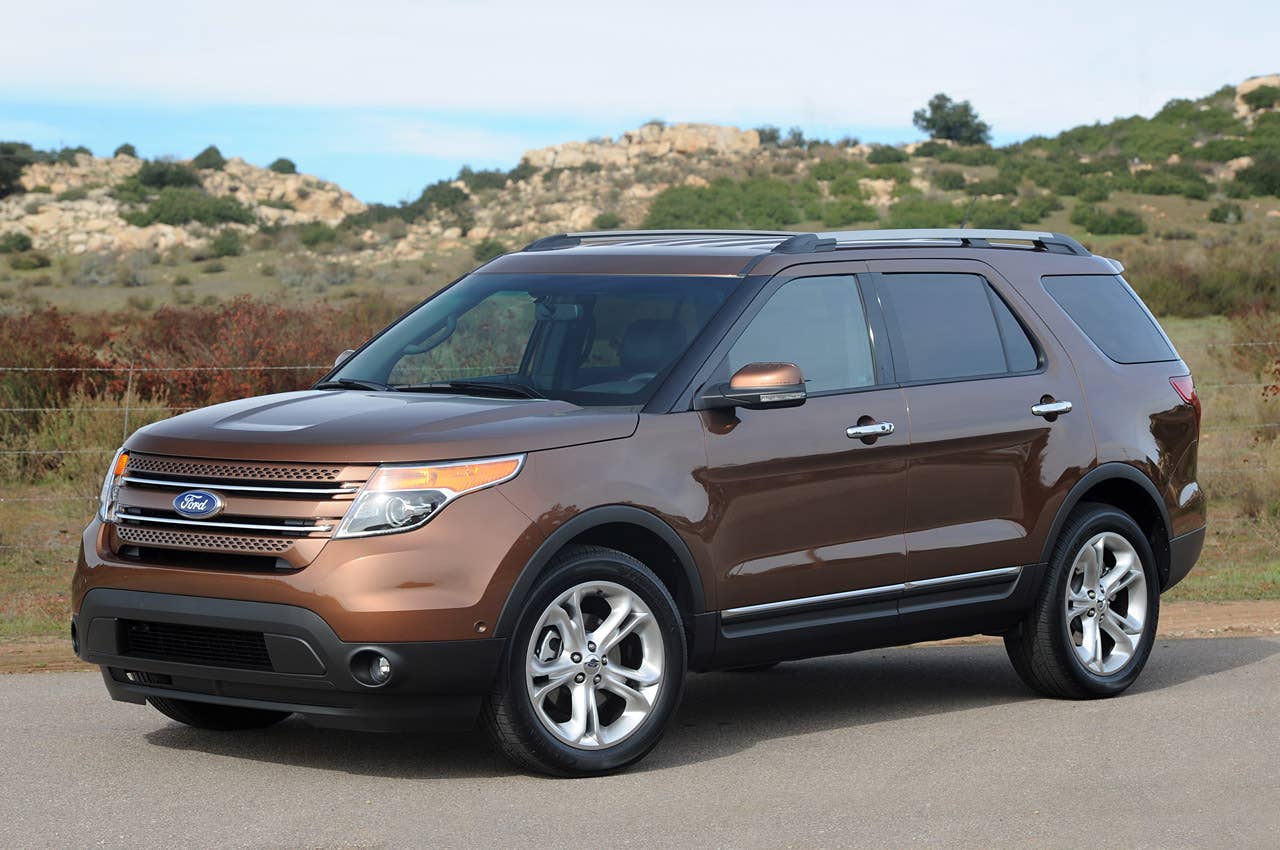 2011 Ford Explorer front 3/4 view
