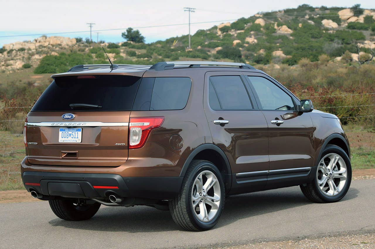 2011 Ford Explorer rear 3/4 view