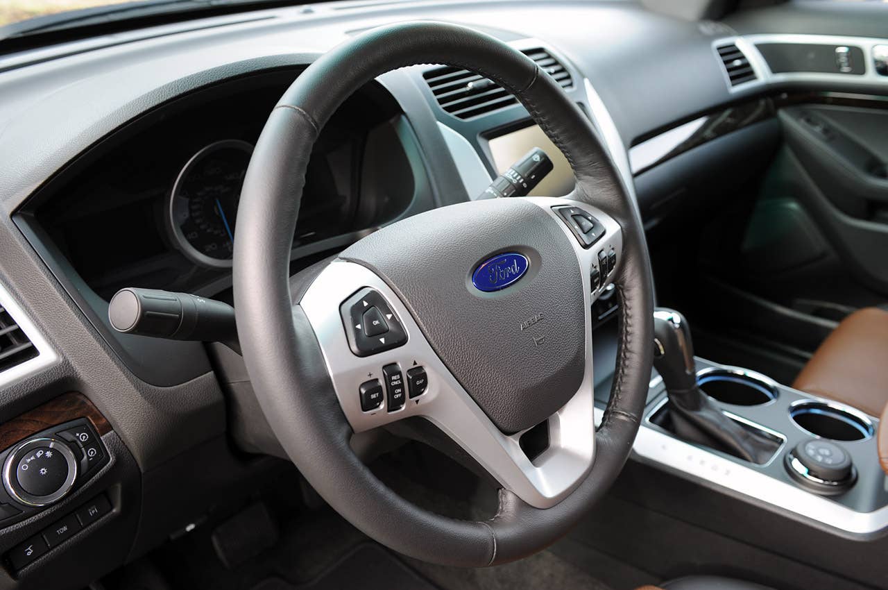 2011 Ford Explorer steering wheel