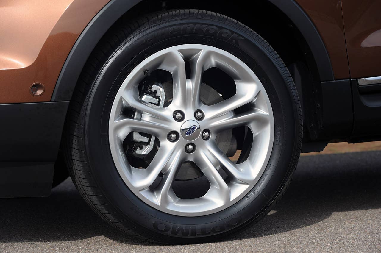 2011 Ford Explorer wheel