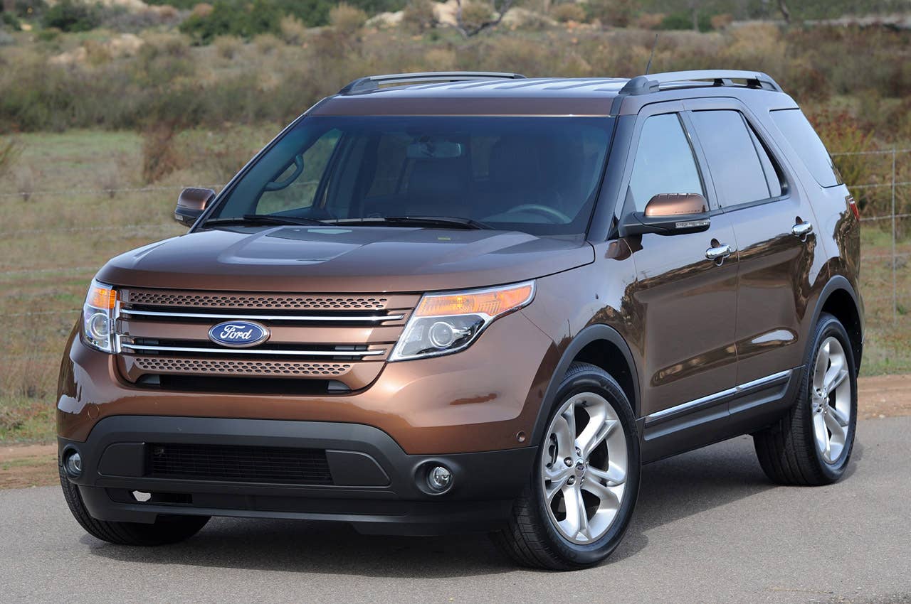 2011 Ford Explorer front 3/4 view