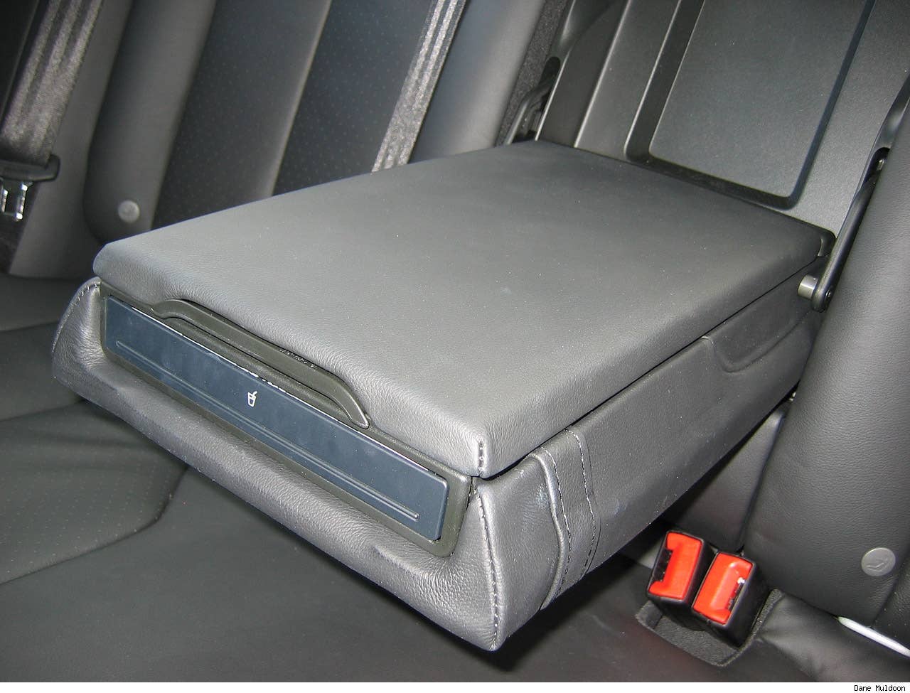Rear seat fold-down arm rest