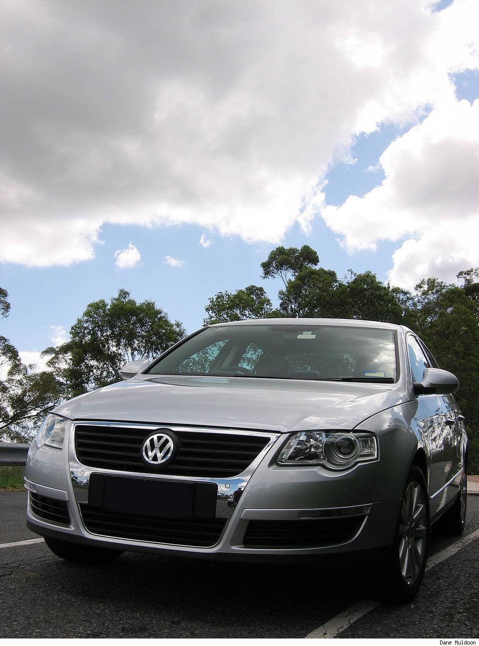 The chrome highlights around the grill really announce the Passat, although it looks a bit garish matched with Deep Black paint