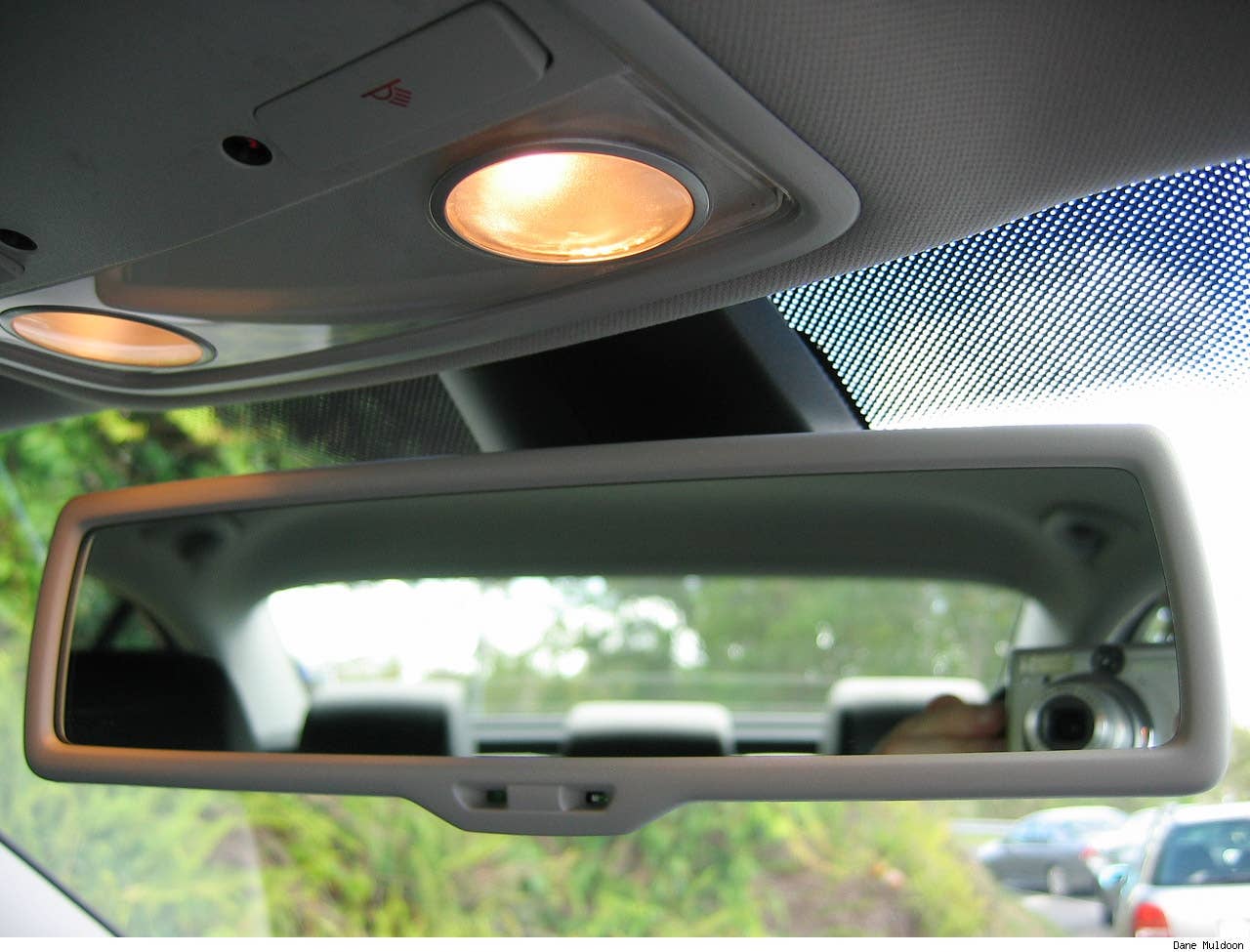 Auto-dimming rearview mirror is brilliant