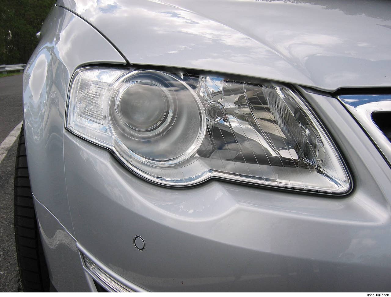 Halogen headlights standard with Bi-Xenon headlights an option
