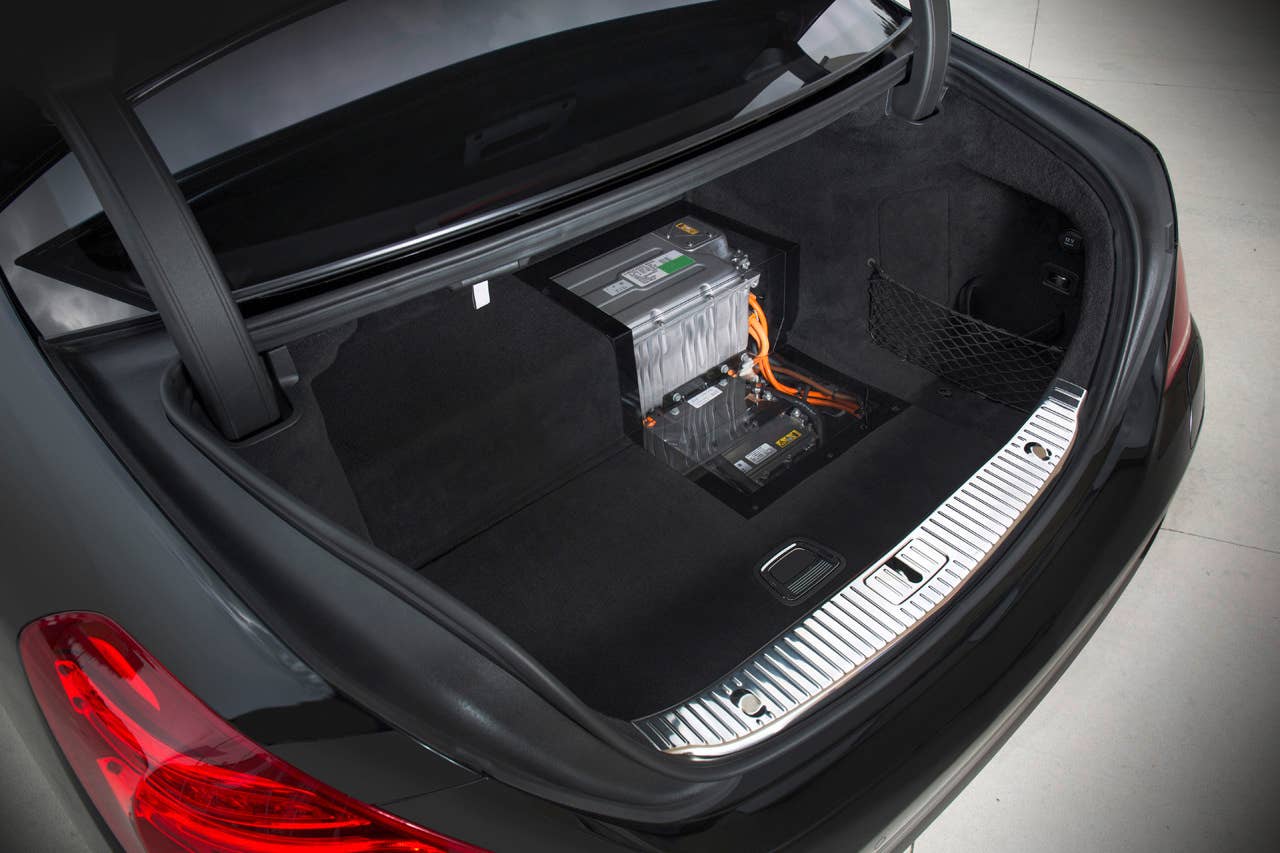 Mercedes-Benz S 500 PLUG-IN HYBRID (W 222) 2013, Lack: Magnetitschwarz metallic