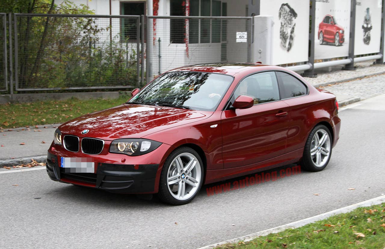2011 BMW 1-Series front 3/4