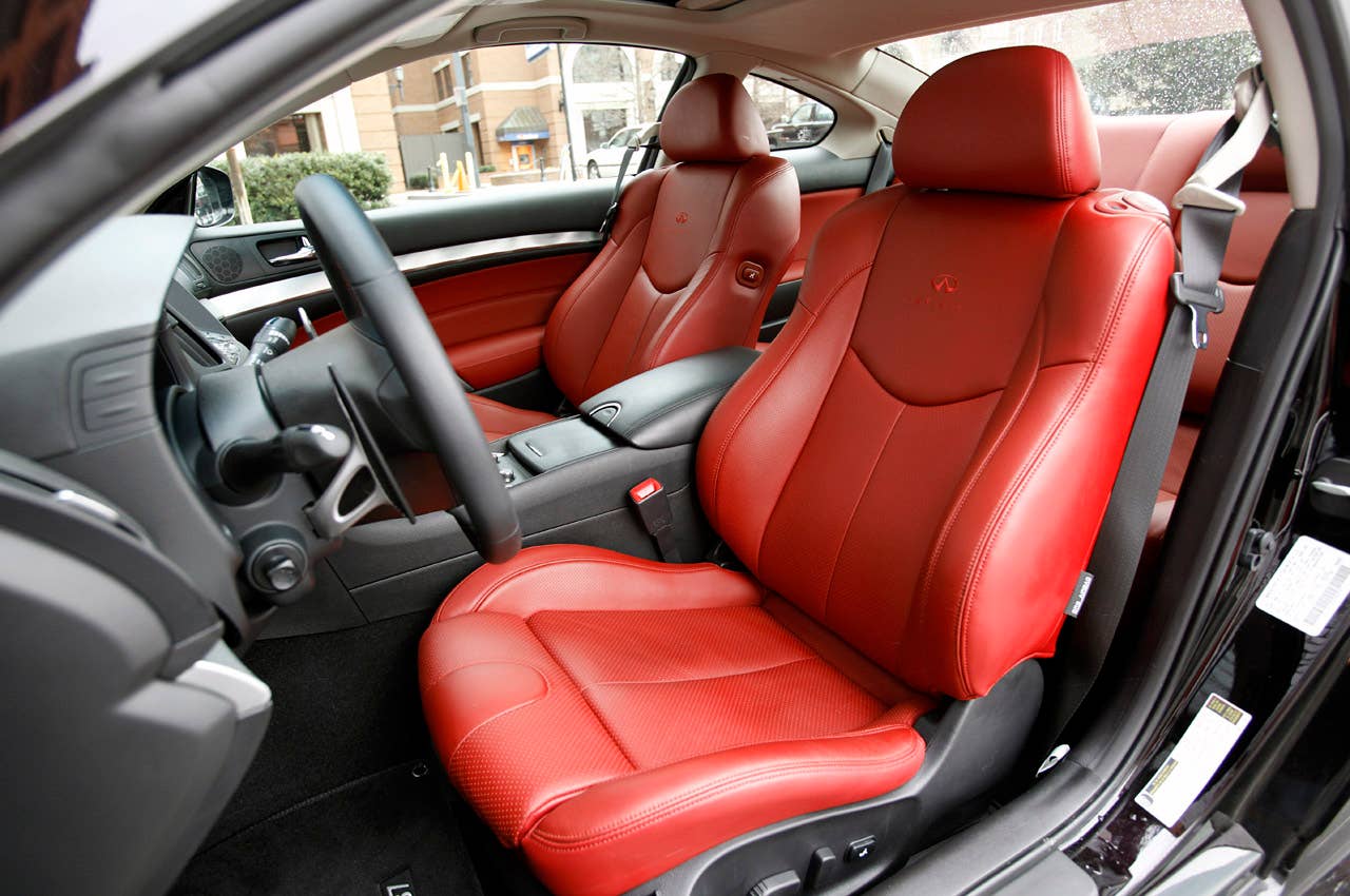 2012 Infiniti G37 IPL front seats