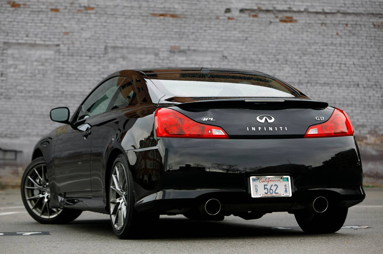 2012 Infiniti G37 IPL rear 3/4 view