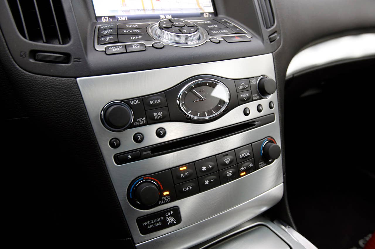 2012 Infiniti G37 IPL instrument panel