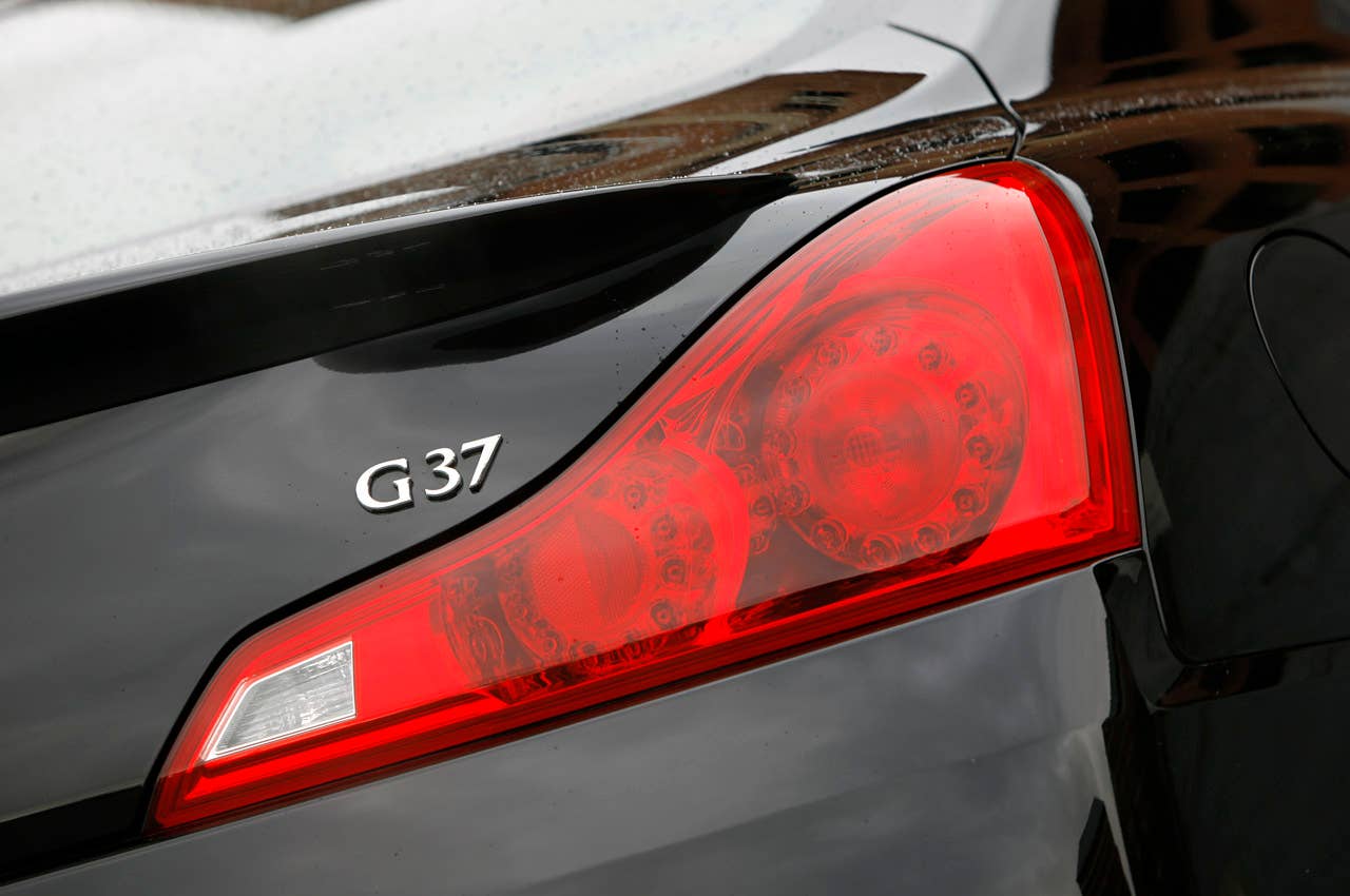 2012 Infiniti G37 IPL taillight