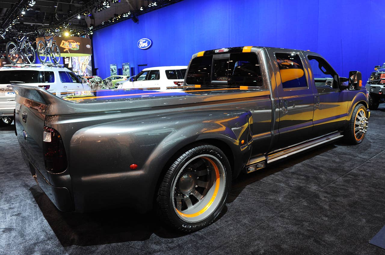 Airhead Kustoms Ford F-350 Super Duty