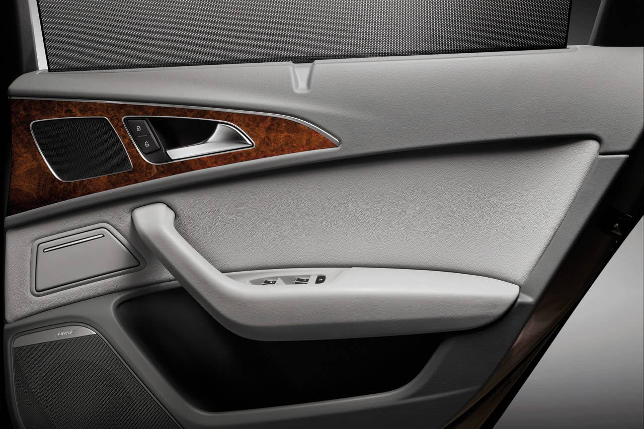 Audi A6 L e-tron door panel