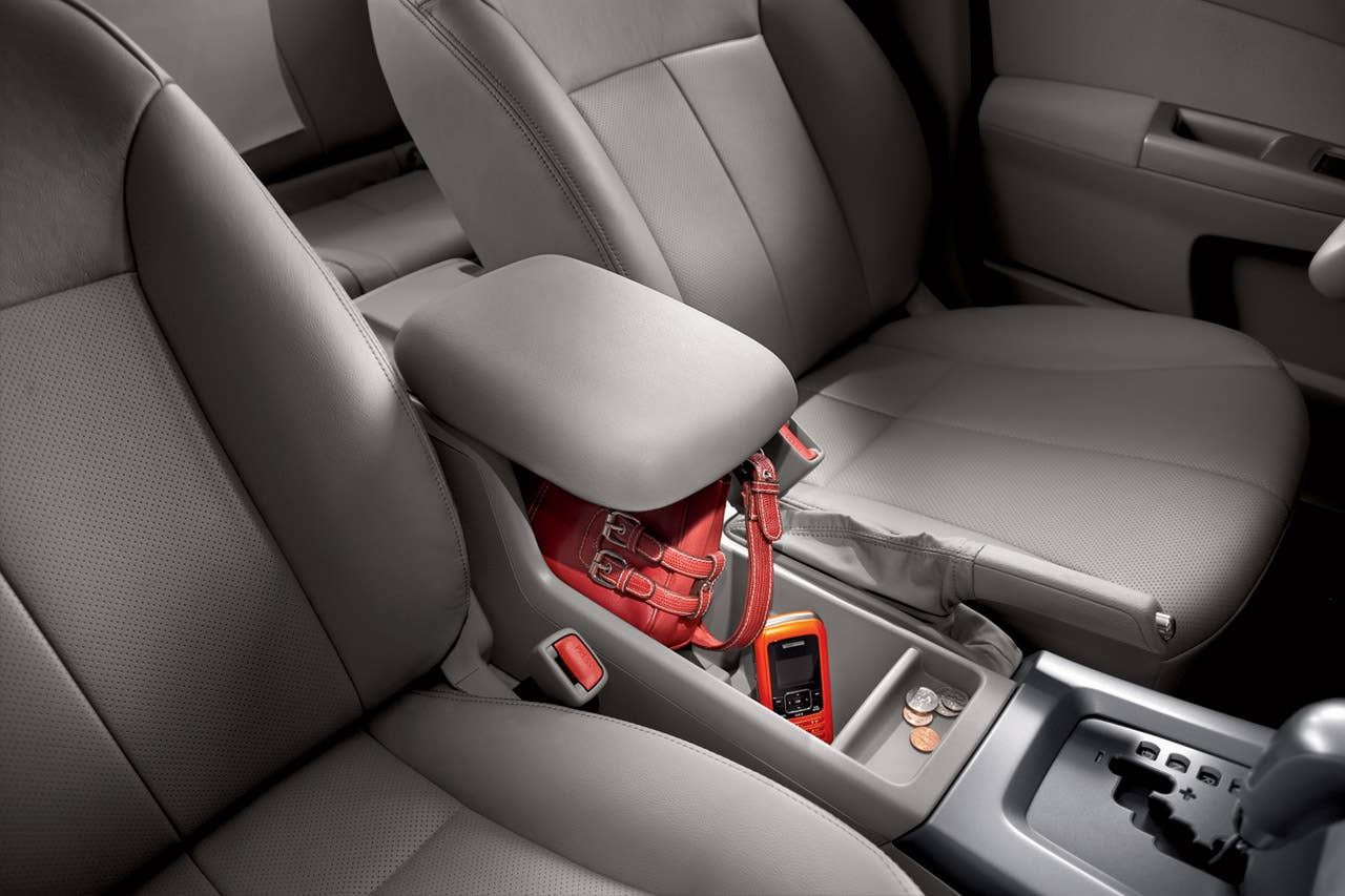 2011 Subaru Forester console