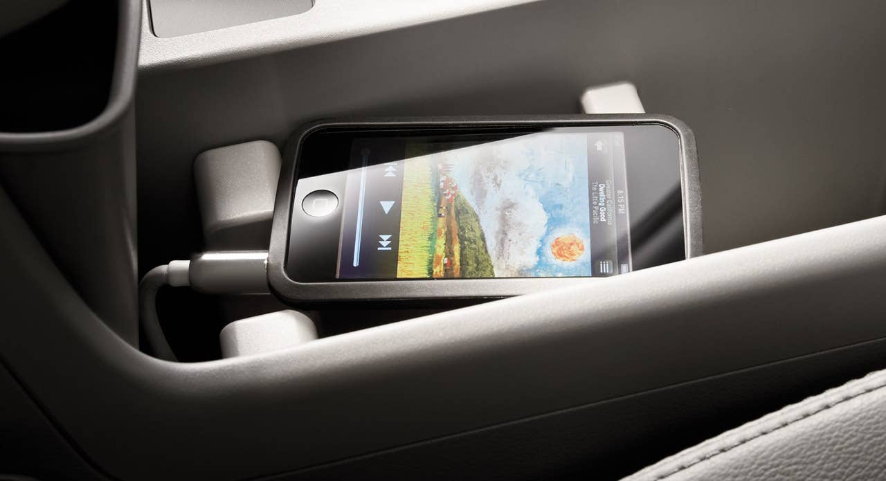 2011 Subaru Forester iPod connectivity