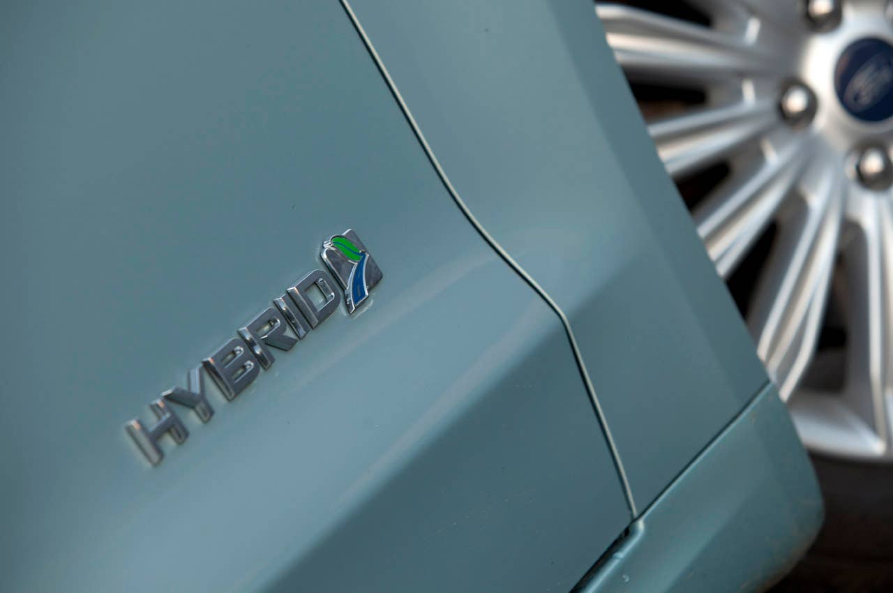 2013 Ford FusionHybrid SE badge