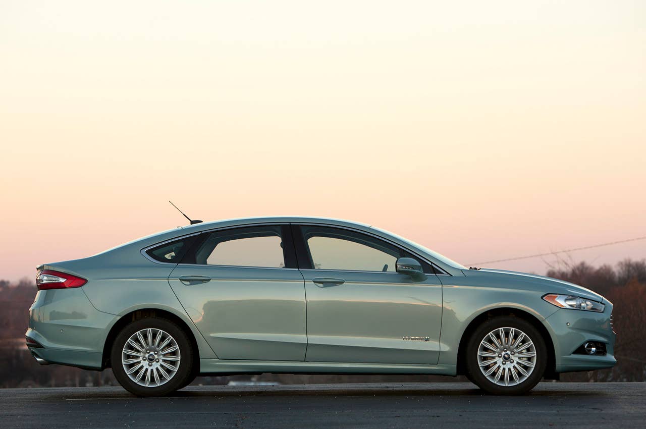 2013 Ford Fusion Hybrid SE side view