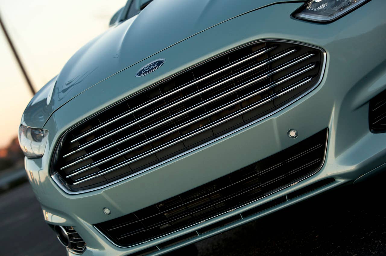 2013 Ford Fusion Hybrid SE grille