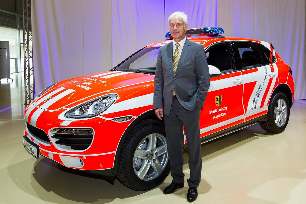 500,000th Porsche built in Leipzig with Matthias Muller