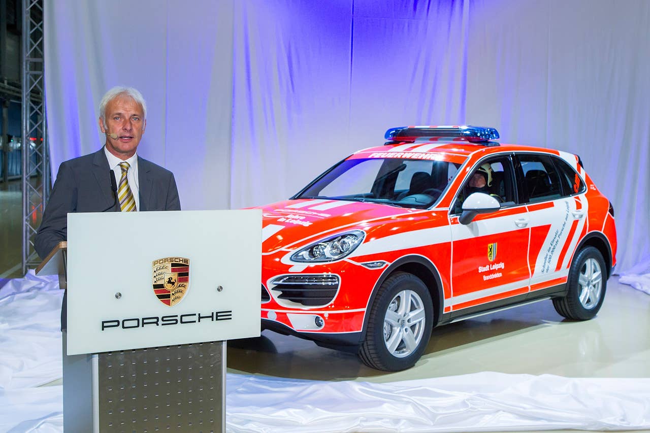 500,000th Porsche built in Leipzig with Matthias Muller