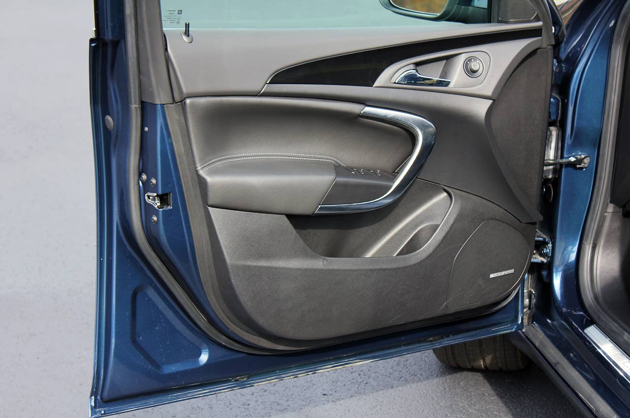 2011 Buick Regal CXL door panel