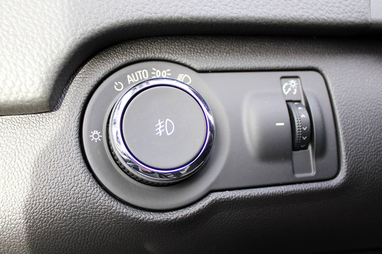 2011 Buick Regal CXL headlight controls