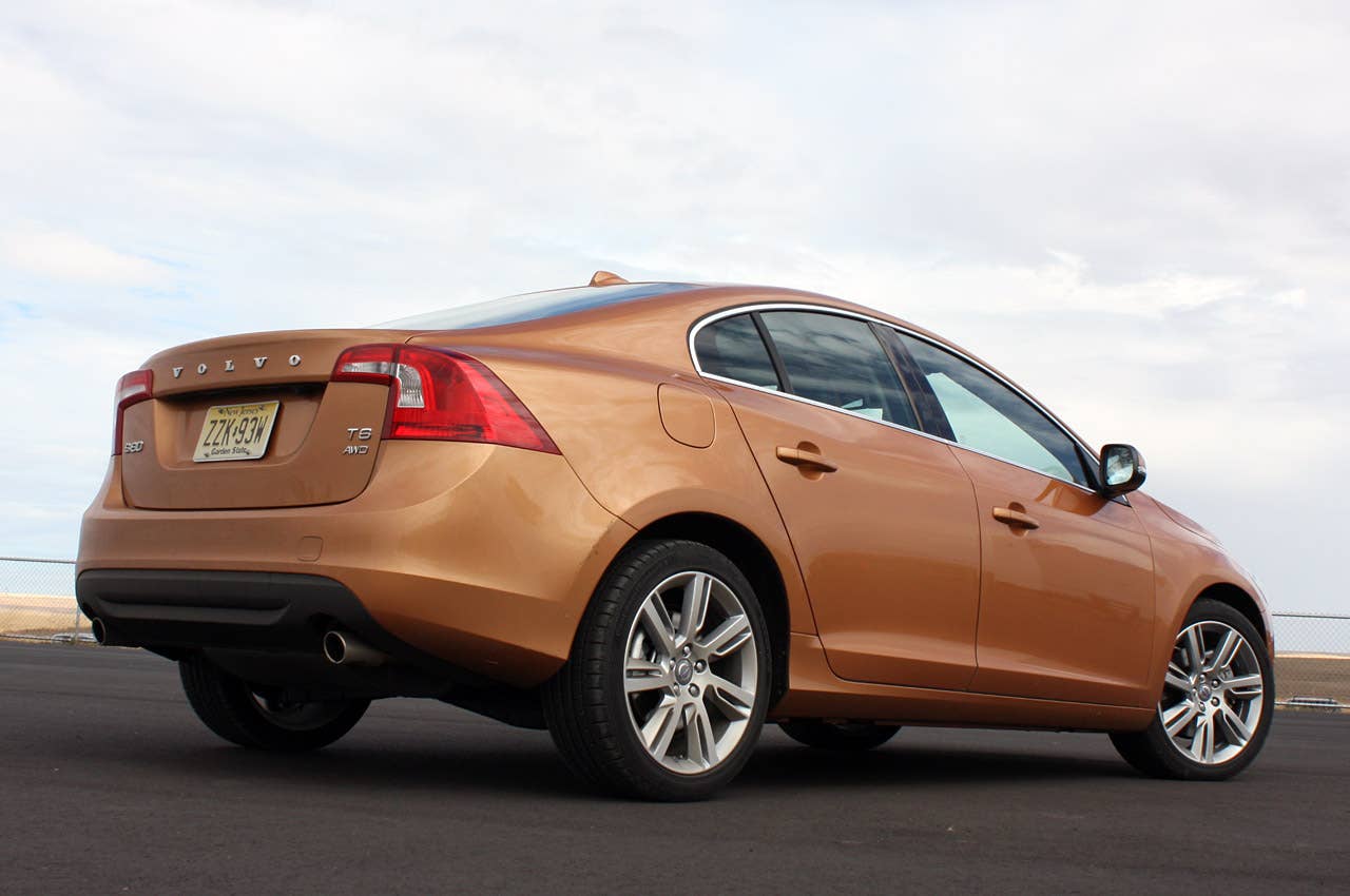 2011 Volvo S60, rear 3/4 view