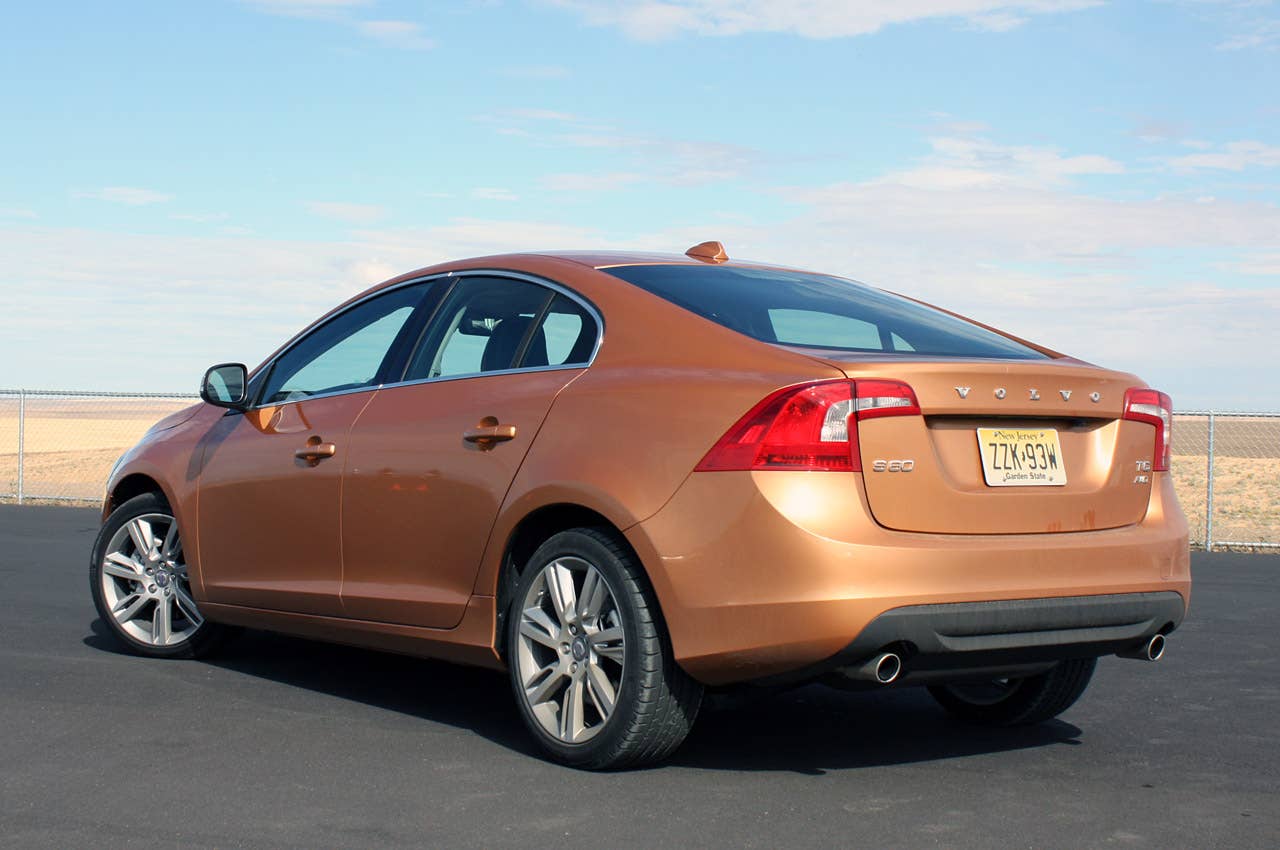 2011 Volvo S60, rear 3/4 view