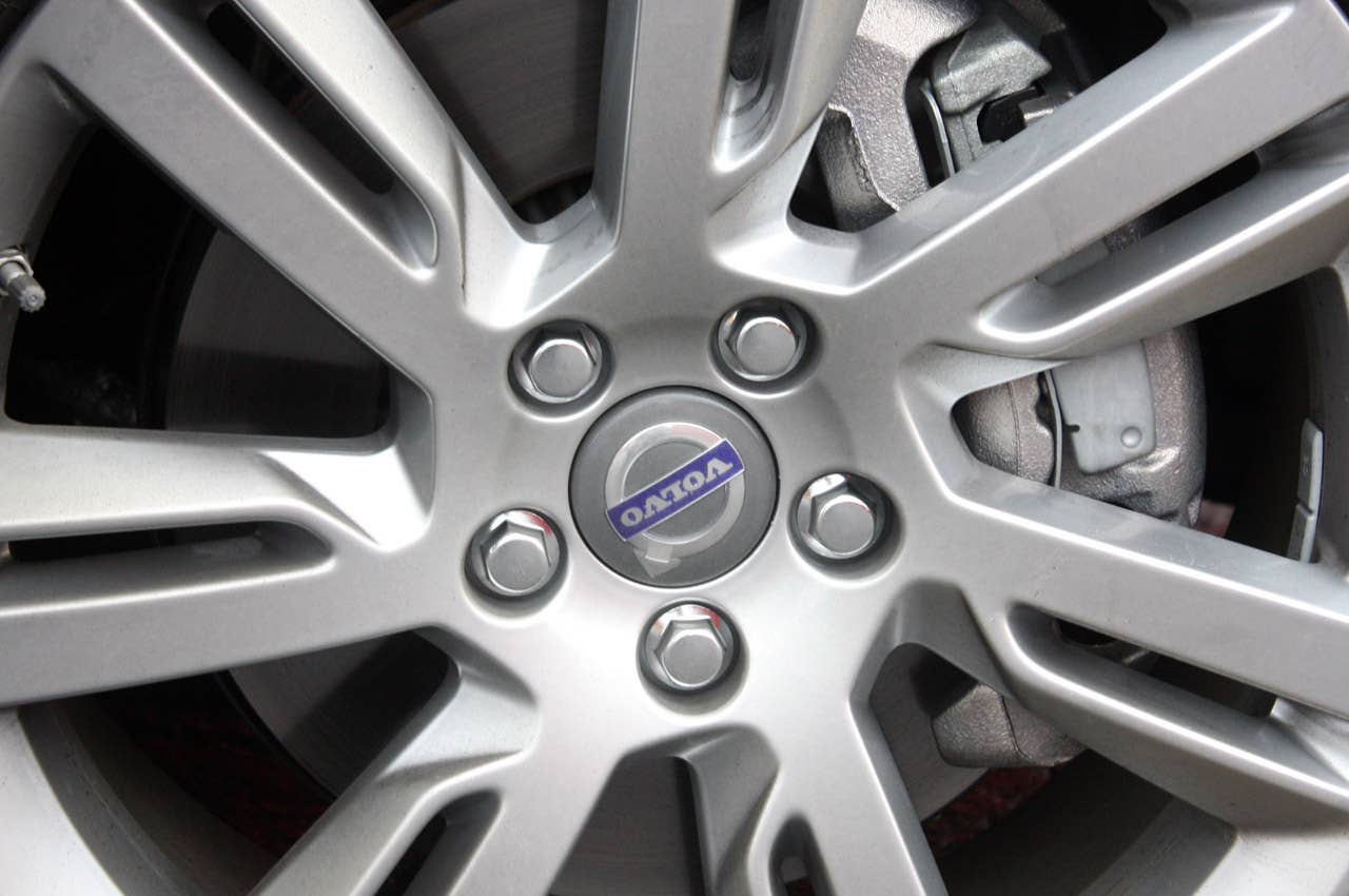 2011 Volvo S60 wheel detail
