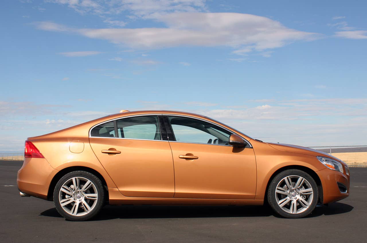 2011 Volvo S60, profile view