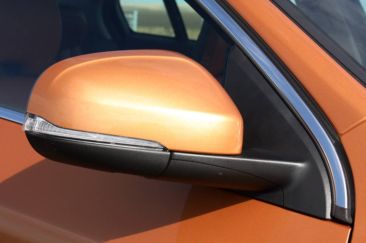 2011 Volvo S60 side mirror