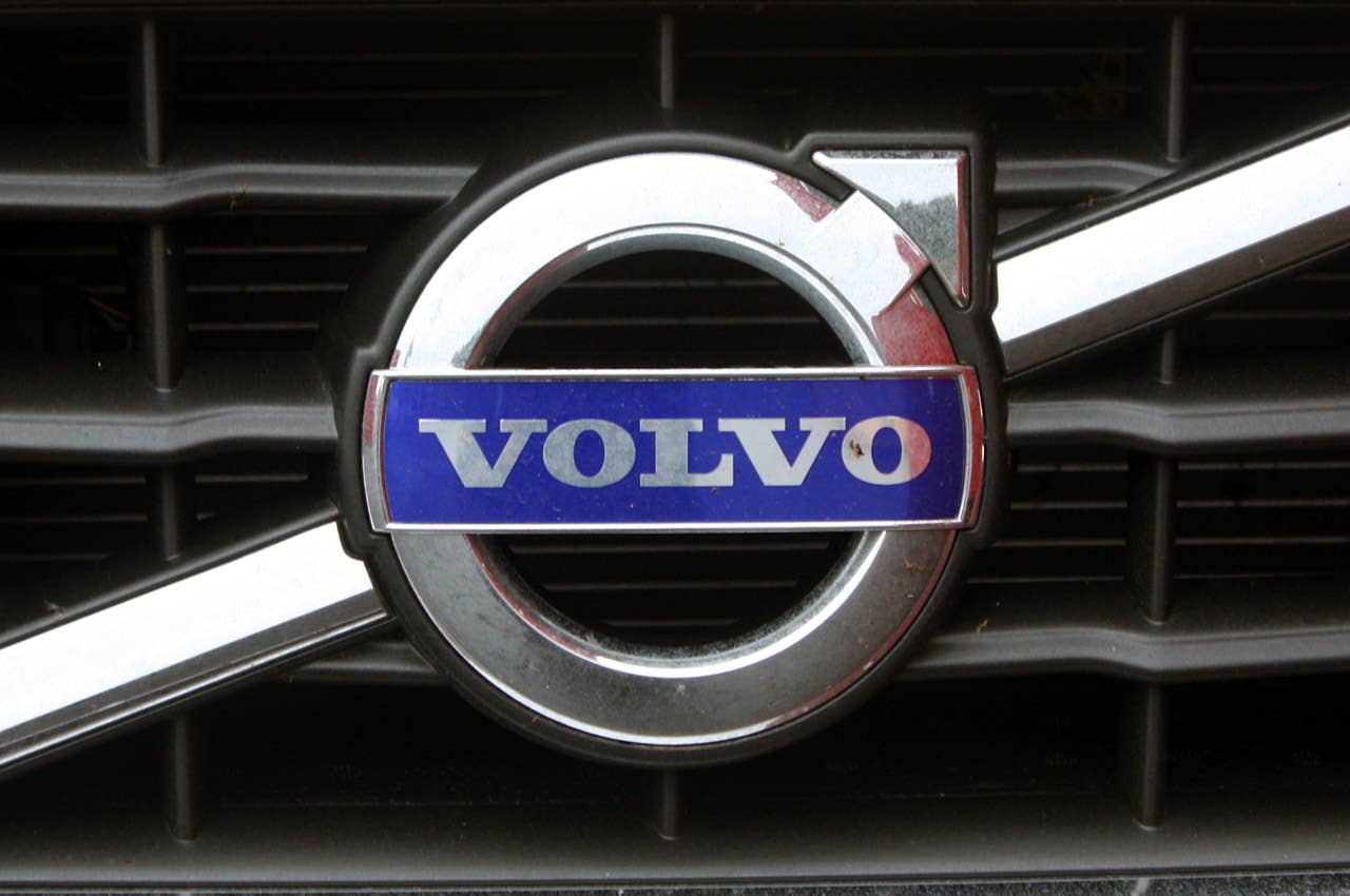 2011 Volvo S60 logo