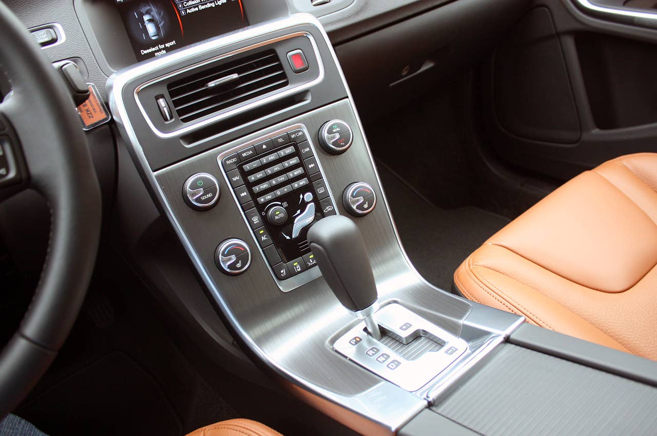 2011 Volvo S60 interior