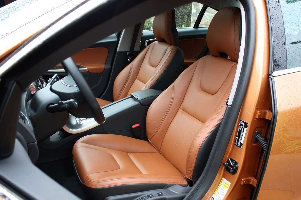 2011 Volvo S60 interior