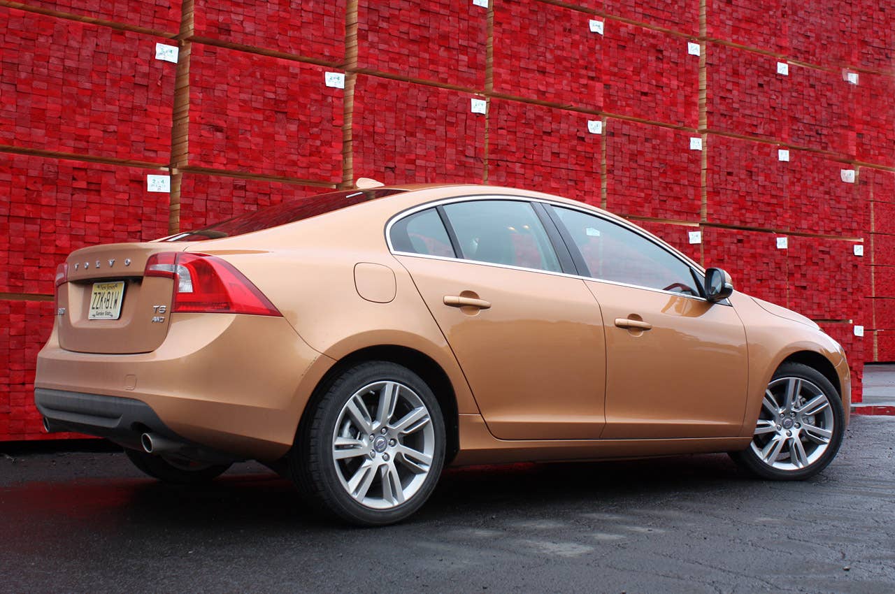 2011 Volvo S60, rear 3/4 view