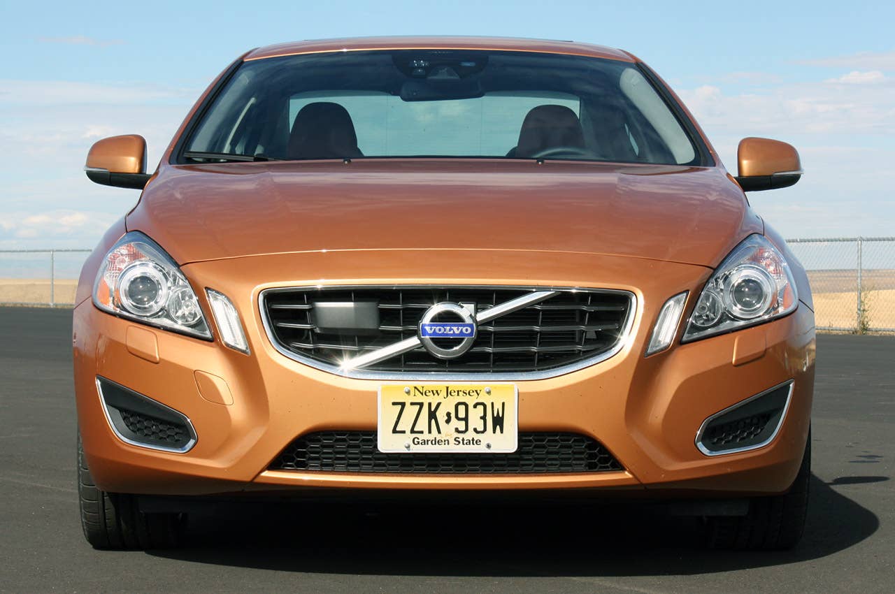 2011 Volvo S60, front view