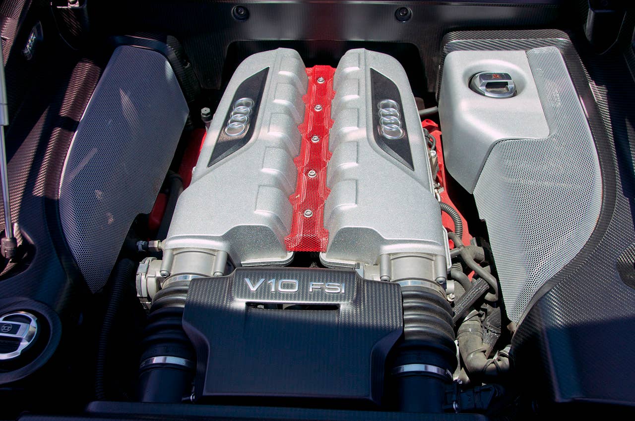 2012 Audi R8 GT engine