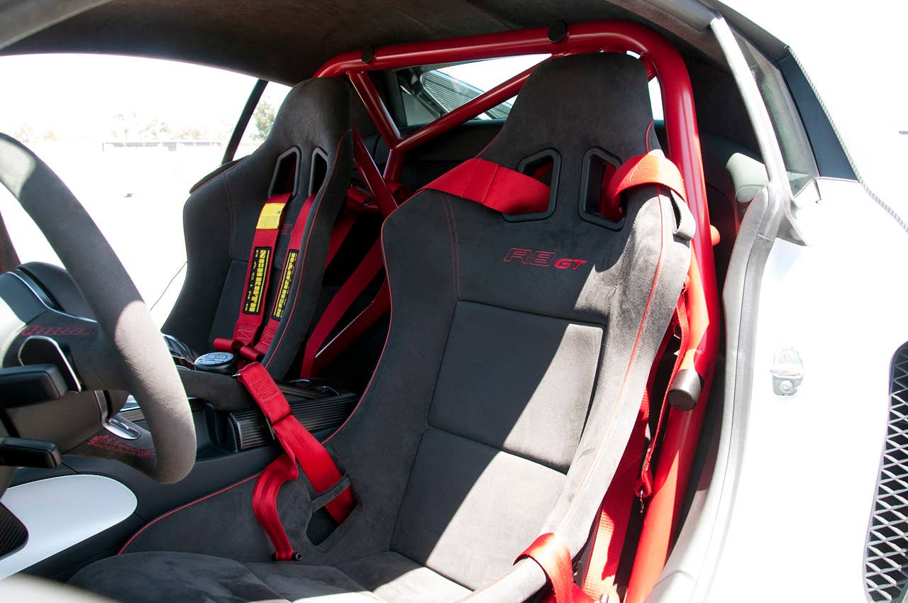 2012 Audi R8 GT seats