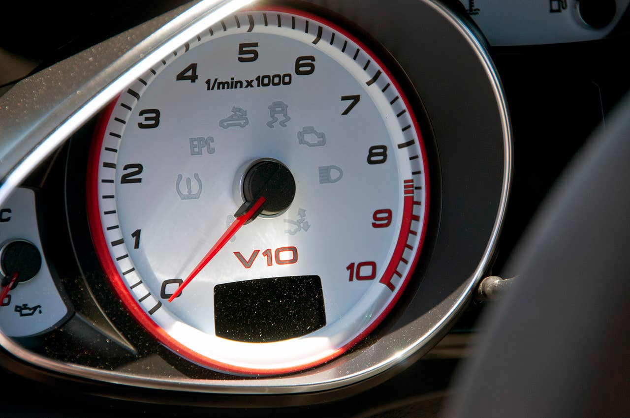 2012 Audi R8 GT tachometer